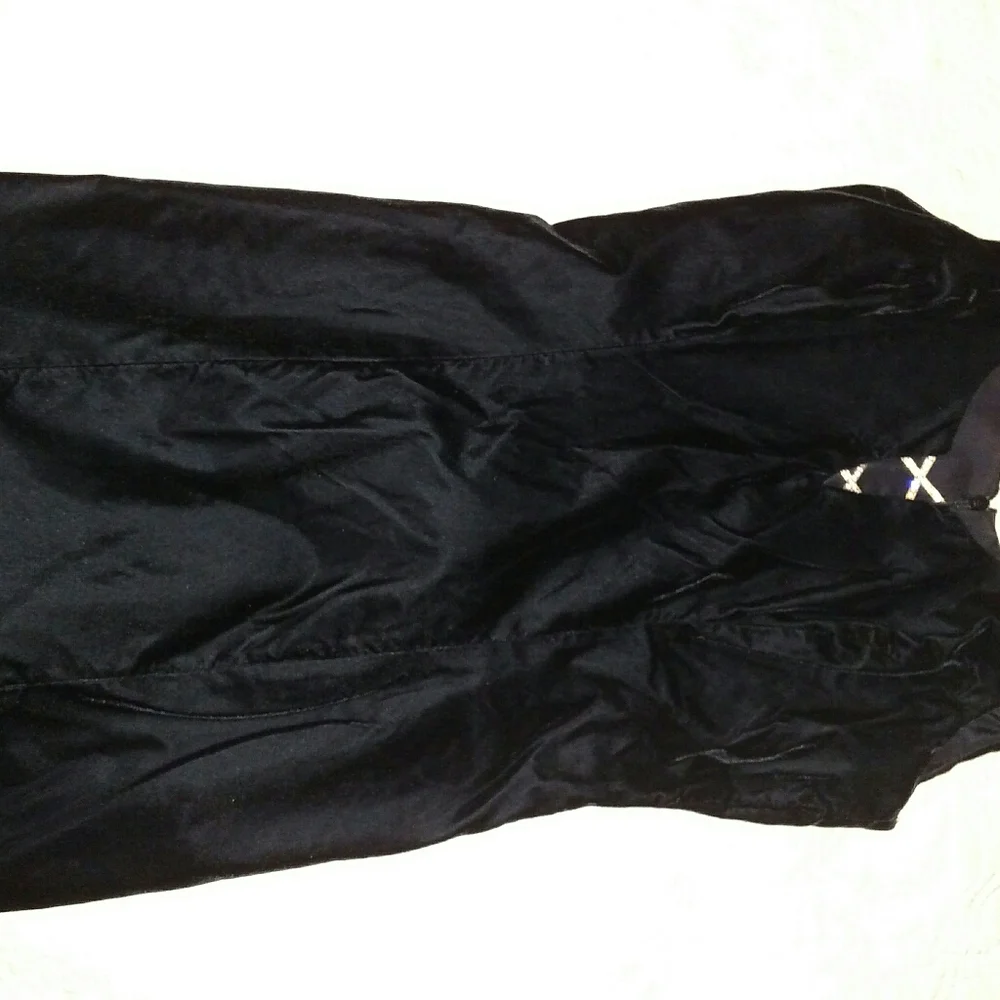 Jeweled neckline detailed Black Velvet dress - Picture 8 of 11